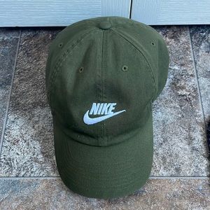 Nike Mens Green Hat